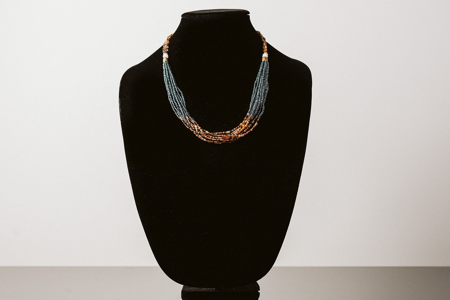 COOL BEADS NECKLACE